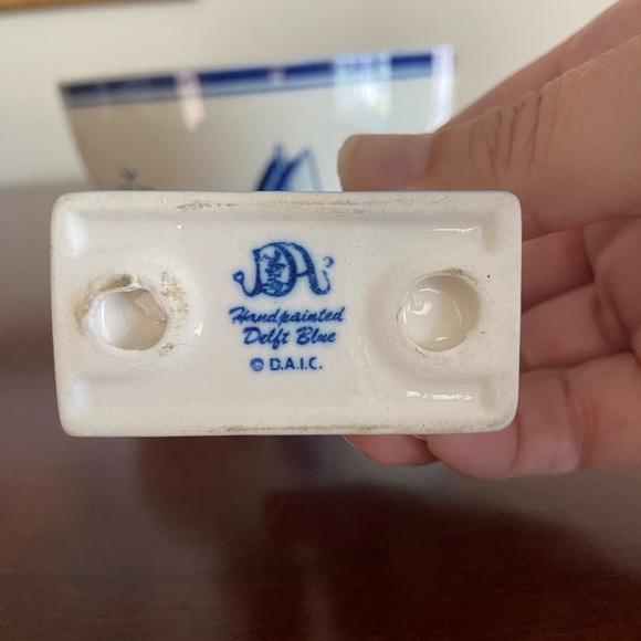 Holland Dutch Netherlands Delftware Kissing Boy & Girl, Wooden Shoes & Bowl - Picture 4 of 13